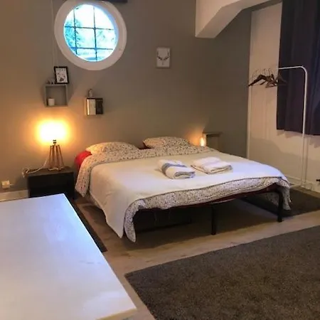 Agreable Avec Salle De Bain Privative Alojamento de Acomodação e Pequeno-almoço Billere