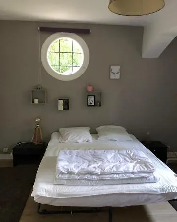 Alojamento de Acomodação e Pequeno-almoço Agreable Avec Salle De Bain Privative